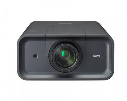 2-Beamer Sanyo PLC-XP200L 7000 ANSI Lumen