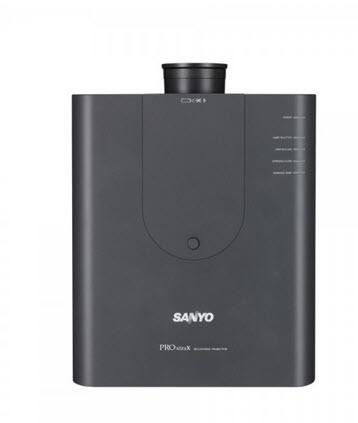 3-Beamer Sanyo PLC-XP200L 7000 ANSI Lumen