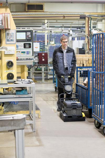 3-Scheuersaugmaschine BR 40/10 C Adv