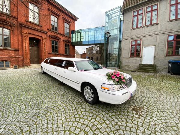 6-Stretchlimousine mieten mit Chauffeur Hochzeitslimousine Limousinenservice Deutschlandweit