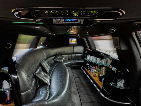 2-Stretchlimousine mieten mit Chauffeur Hochzeitslimousine Limousinenservice Deutschlandweit