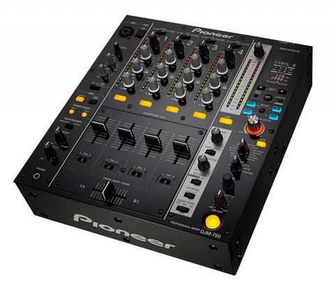 1-Pioneer - DJM 750 K (im Case)