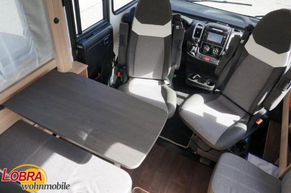 3-Sunlight I 67 S Vollintegriertes Wohnmobil für bis zu 4 Personen