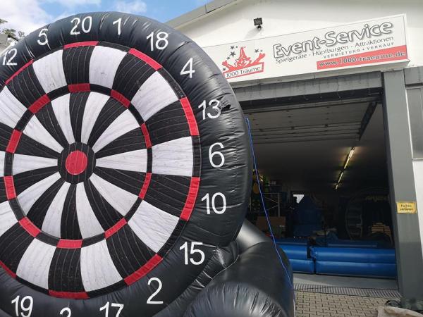 5-Die ganz neue Art Dart zu spielen unser XXXL Fussballdart auf 6 Meter Durchmesser