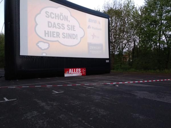 2-Autokino, Drive-In, Trekkerkino, Schlepperkino, Open-Air mit Leinwandsystem 18m x 11m und UKW-Sender