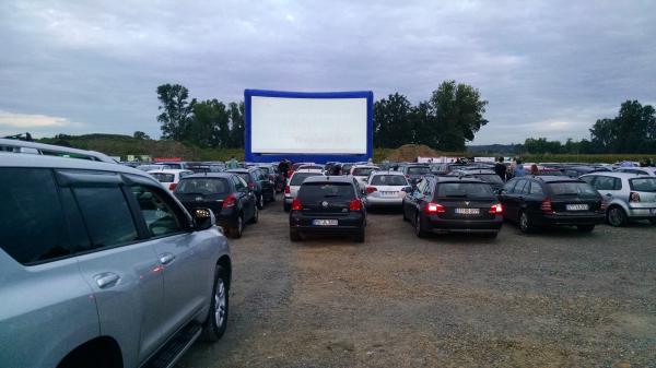 4-Autokino, Drive-In, Trekkerkino, Schlepperkino, Open-Air mit Leinwandsystem 18m x 11m und UKW-Sender