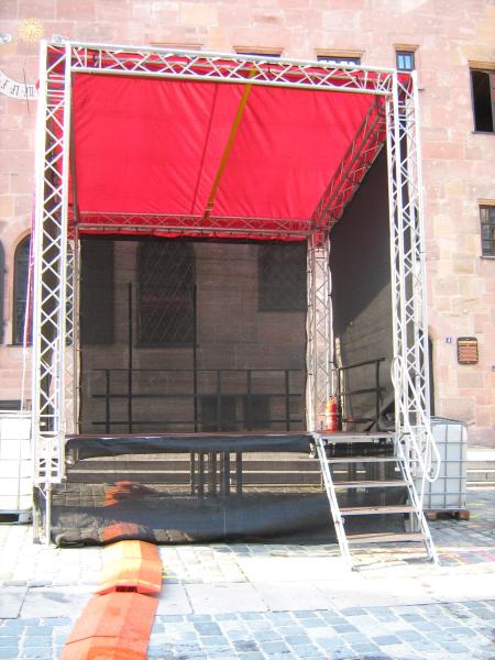 4-Bühne mit Sattel Dach 4x3 - 12m² für kleine Stadtfest, Präsentation, Events etc.