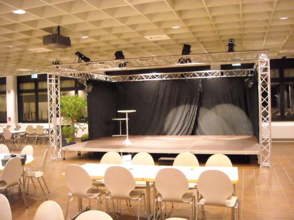 6-Traveresen Messestand (Ground-Support) 6m x 4m x 3, 50m