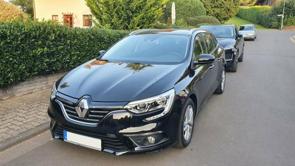 Renault Megane - 5 Sitzer - inkl. 100 Frei-KM