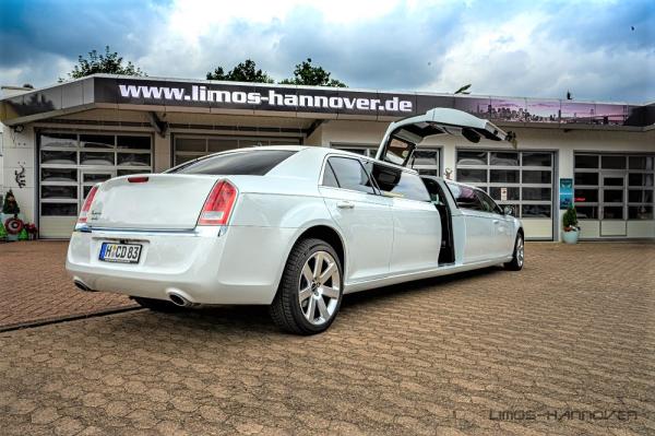 Chrysler 300C weiß Stretchlimousine JETDOOR neues Modell