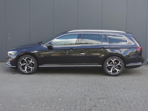 4-VW Passat Variant Elegance 2.0 TDI YY-7007