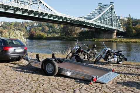 5-Fahrzeugtransporter 1500kg 251x153cm Stema WOM XT Absenkbar für Motorräder / Kleinfahrz...