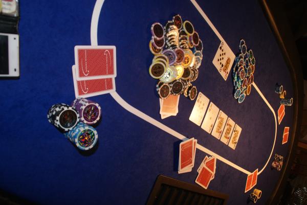 4-Mobiles Casino buchen mit Roulette, Black Jack, Poker, Chuck a Luck, Slot Machine u.a. ab 540 &eu...