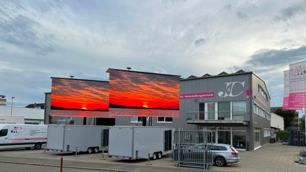 LED-Trailer 21m², 600x350cm Bildmaß, Format 16:9, 3,9mmLED´s