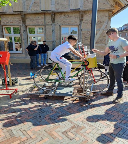 2-BIER LIMO FASSRADELN FAHRRADFAHREN FAHRRAD