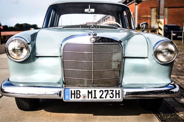 5-Mercedes-Benz 190"Heckflosse"