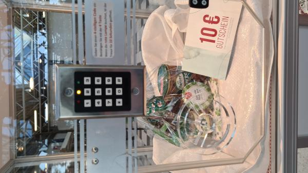 4-"Knack den Tresor" Glas-Tresor-Gewinnspiel für Kundengewinnung im Shoppingcenter, ...