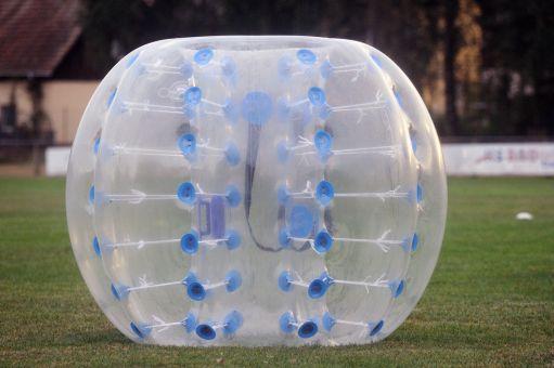 2-BUBBLE FOOTBALL | 5 GEGEN JAUCH | FUSSBALL IN EINER BUBBLE