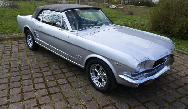 2-1966 Ford Mustang GT Cabrio mieten! Rent the American Dream!