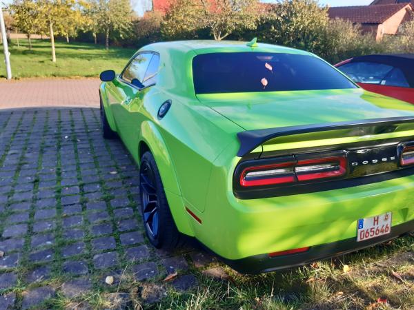 2-Dodge Challenger Widebody 6.4V8 mieten! Rent the American Dream!