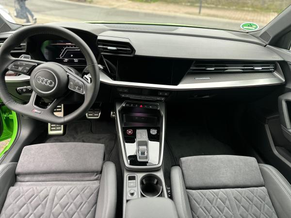 4-Audi RS3 Limousine Sportwagen mieten // 400PS