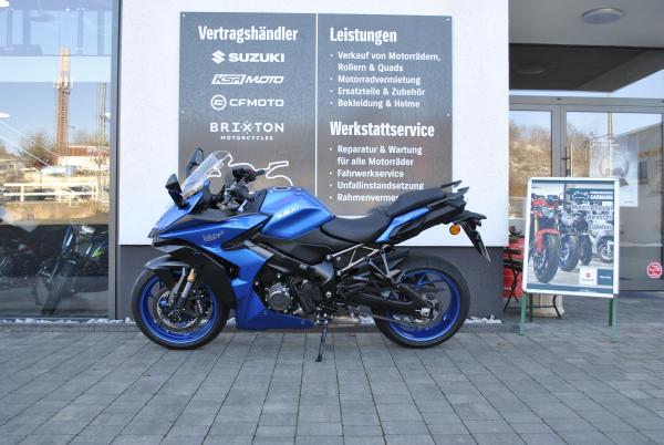 3-Suzuki GSX-S 1000 GT