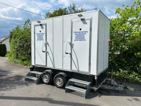 1-Toilettenwagen mit Autark zu vermieten WC-Wagen Toilettenanhänger