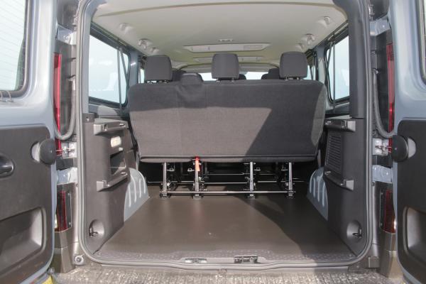 4-Kleinbus Nissan NV 300 Primastar 9-Sitzer mit langem Radstand!!