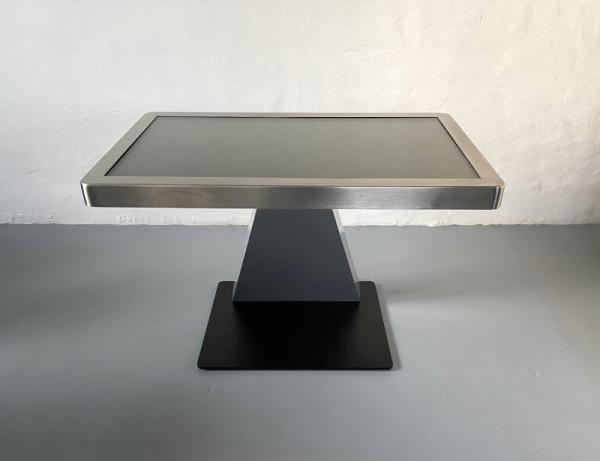 2-Digital Tisch mit Touchfunktion – Touchscreen Table