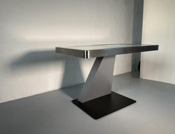4-Digital Tisch mit Touchfunktion – Touchscreen Table