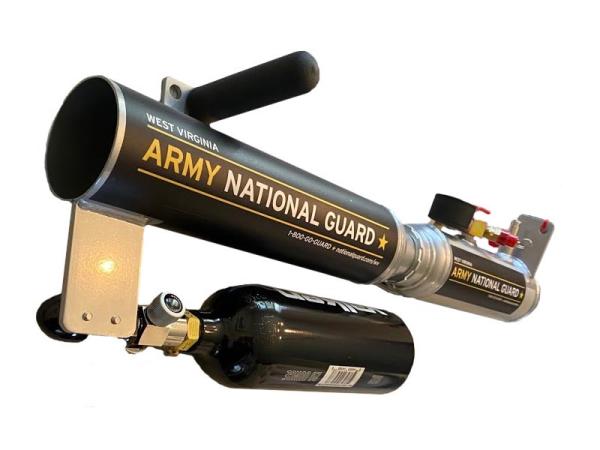 T-Shirt Kanone "Junior" - Einsatzfertig mit 25 Schuss und 25 Meter Reichweite. Europaweit mieten!