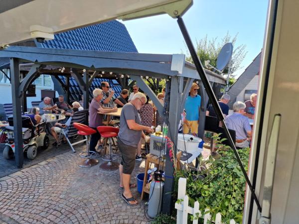 2-Party 25 Foodtruck mieten, Foodtruck Catering, Imbisswagen mieten, Imbisswagen Catering.Full Service