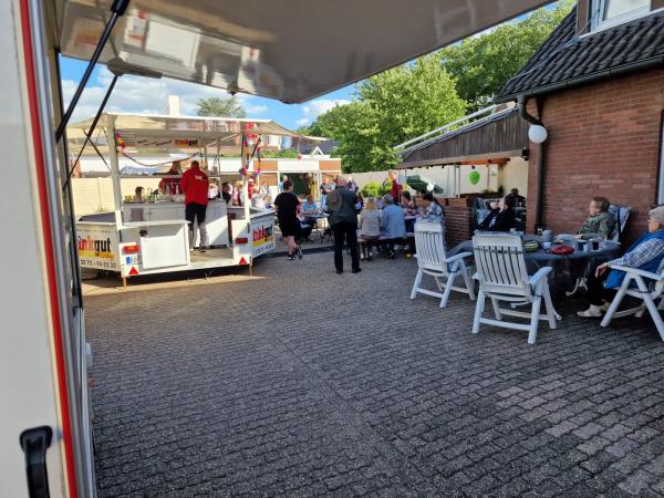 6-Imbissstand, Partygrill, Verkaufswagen, mobile Pommesbude, Partyimbisswagen, Foodtruck, Streetfood