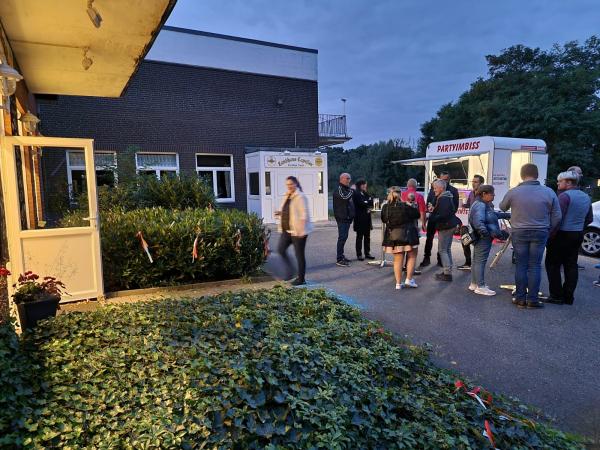 4-Party 2025,Foodtruck mieten, Foodtruck Catering, In ganz NRW und Niedersachsen mit Personal