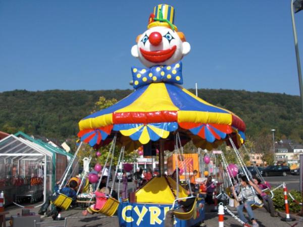 3-Kinderkettenflieger, Kinderkarussell Clown