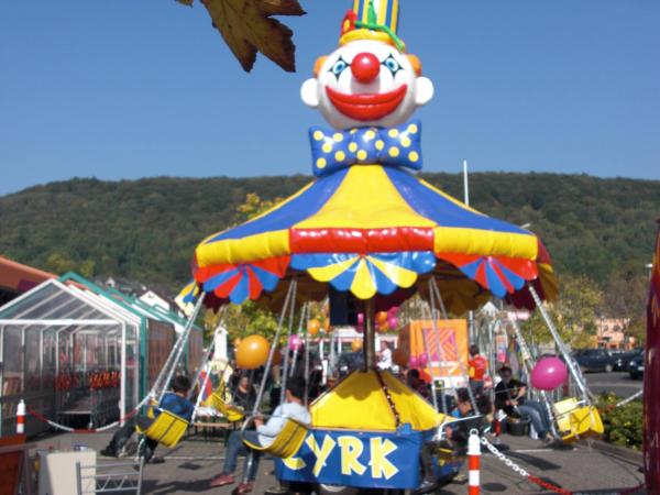 4-Kinderkettenflieger, Kinderkarussell Clown