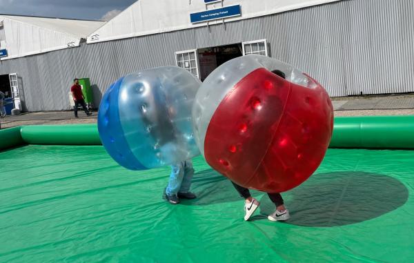 2-Bubble Soccer / Bumper Ball Arena mieten