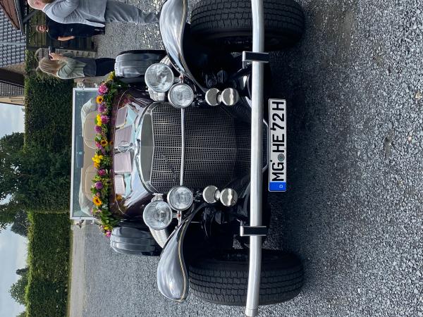2-Hochzeitsauto Excalibur Oldtimer