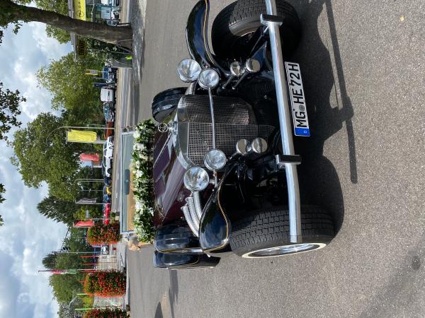 3-Hochzeitsauto Excalibur Oldtimer