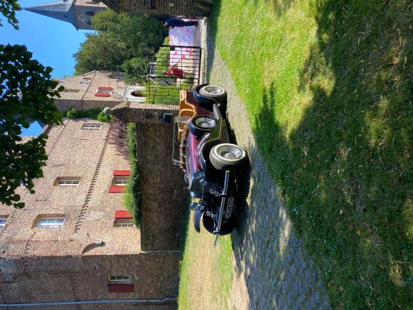 5-Hochzeitsauto Excalibur Oldtimer