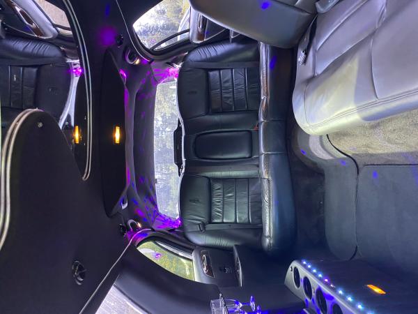 5-Hochzeitsauto, Stretchlimousine