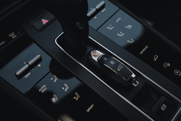 6-Porsche Macan mieten in Würzburg / Autovermietung / Mietwagen