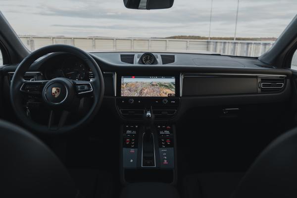 3-Porsche Macan mieten in Würzburg / Autovermietung / Mietwagen
