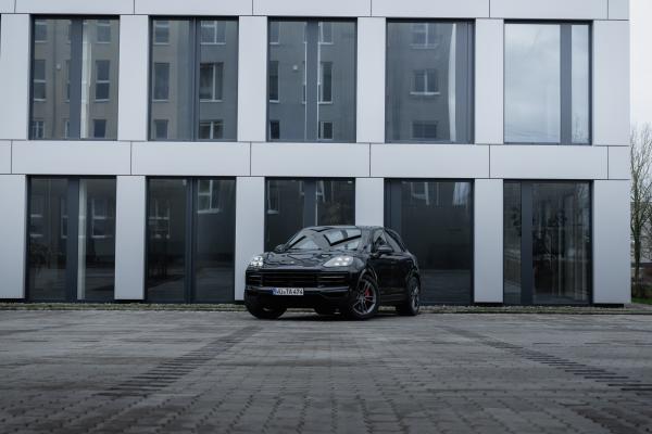 3-Porsche Cayenne S mieten 474 PS / Würzburg Autovermietung / Mietwagen