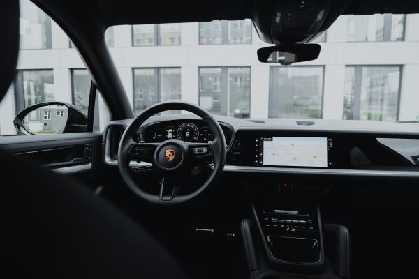 5-Porsche Cayenne S mieten 474 PS / Würzburg Autovermietung / Mietwagen