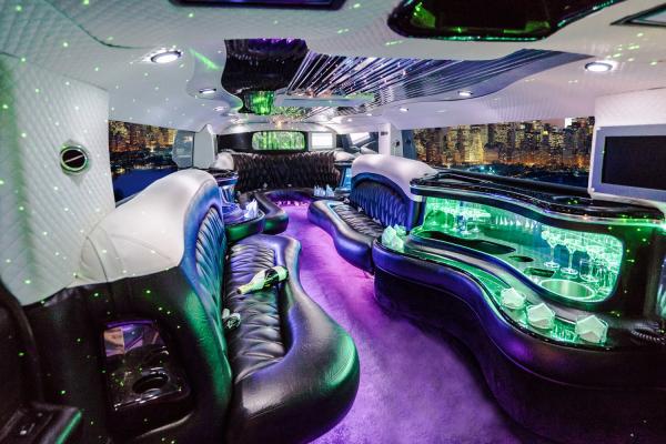 3-Hummer H2 Stretchlimousine Köln mieten