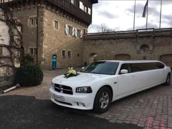 3-Luxus Dodge Stretchlimousine Köln mieten