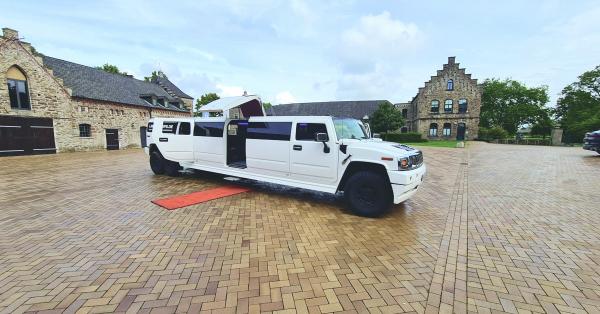 Vip Hummer Stretchlimousine mieten in Düsseldorf und ganz NRW