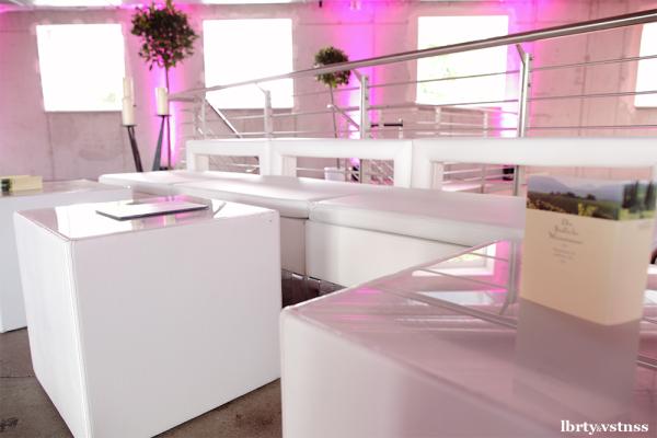3-Sitzcube,Sitzwürfel,LED-Cube,Beleuchteter Cube,Loungemöbel,Sitzbank,Beistelltisch