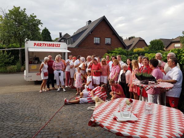 2-Party 2025,Foodtruck mieten, Foodtruck Catering, In ganz NRW und Niedersachsen mit Personal